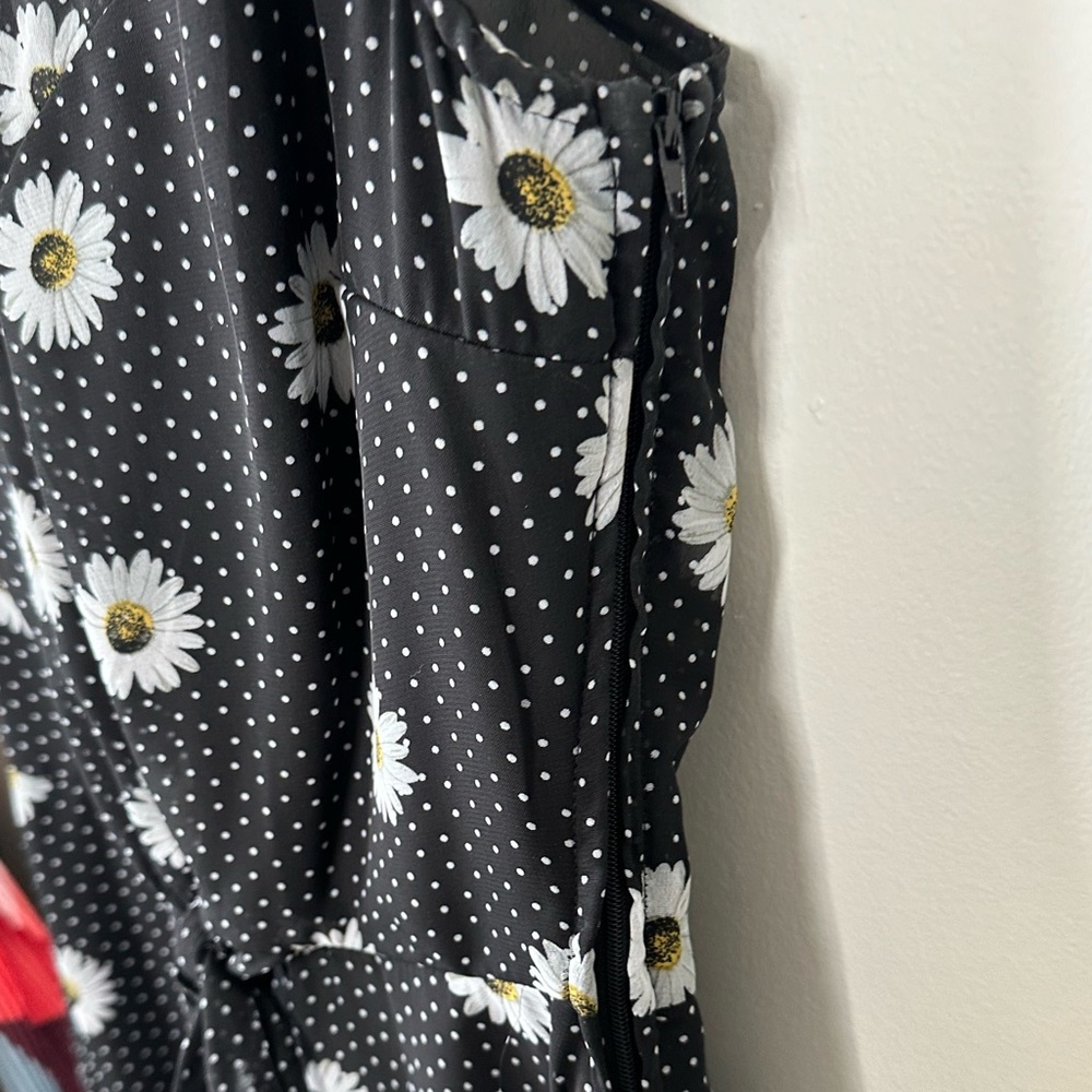 Two Fun Spring Dresses for $25 - Picture 4 of 8